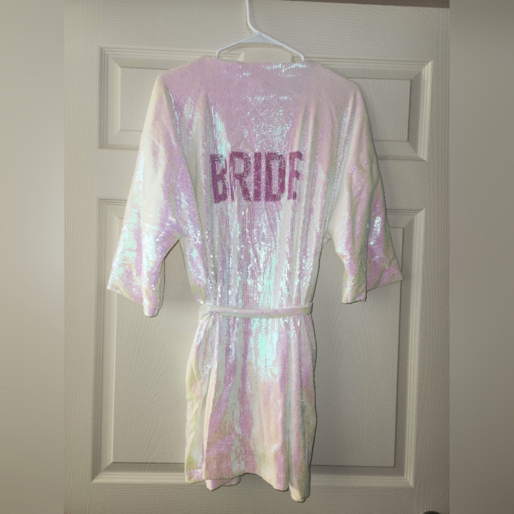NEW Hayley Paige Occasions White Iridescent Sequins Robe, LARGE